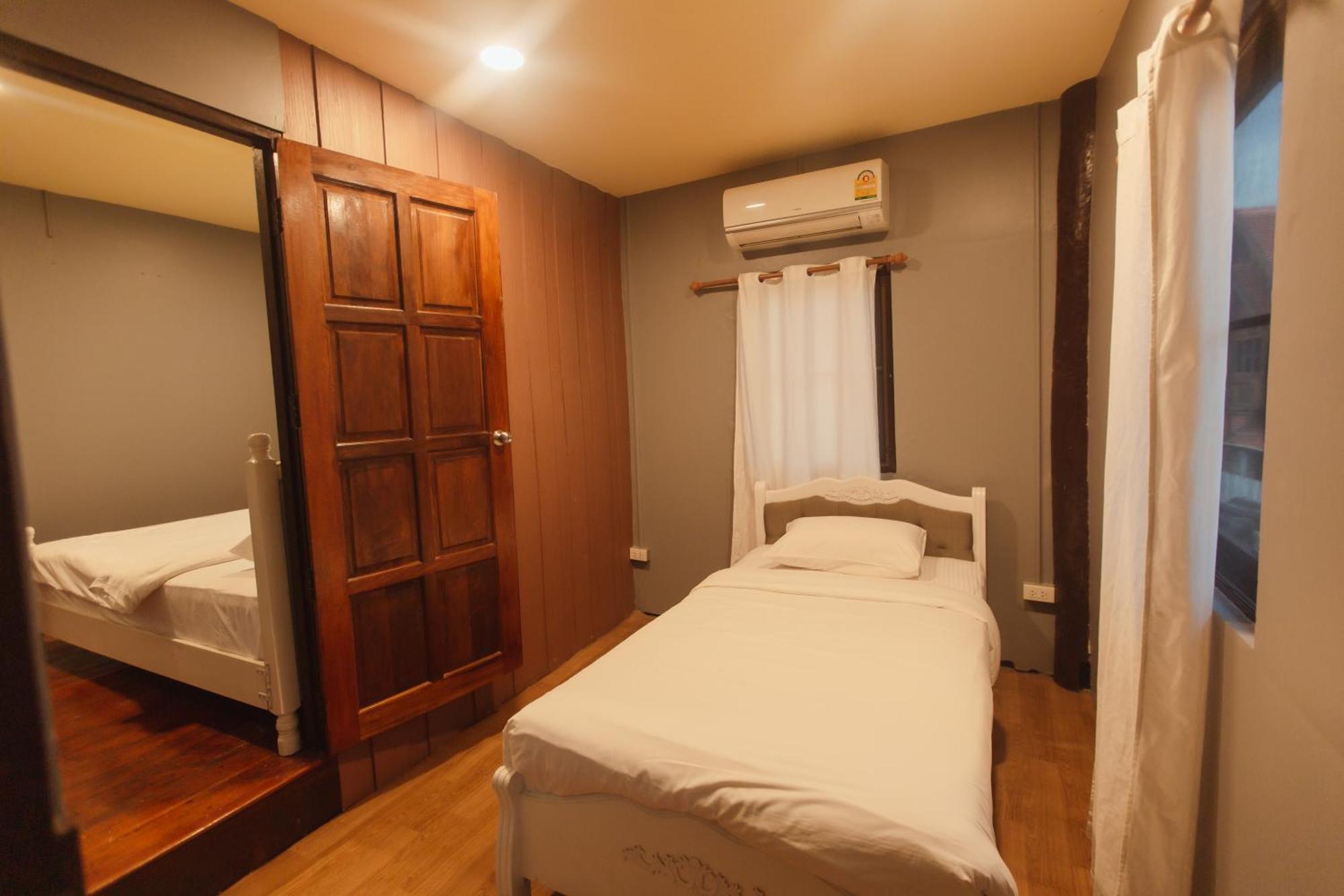 Agga Cnx Hostel Chiang Mai Esterno foto