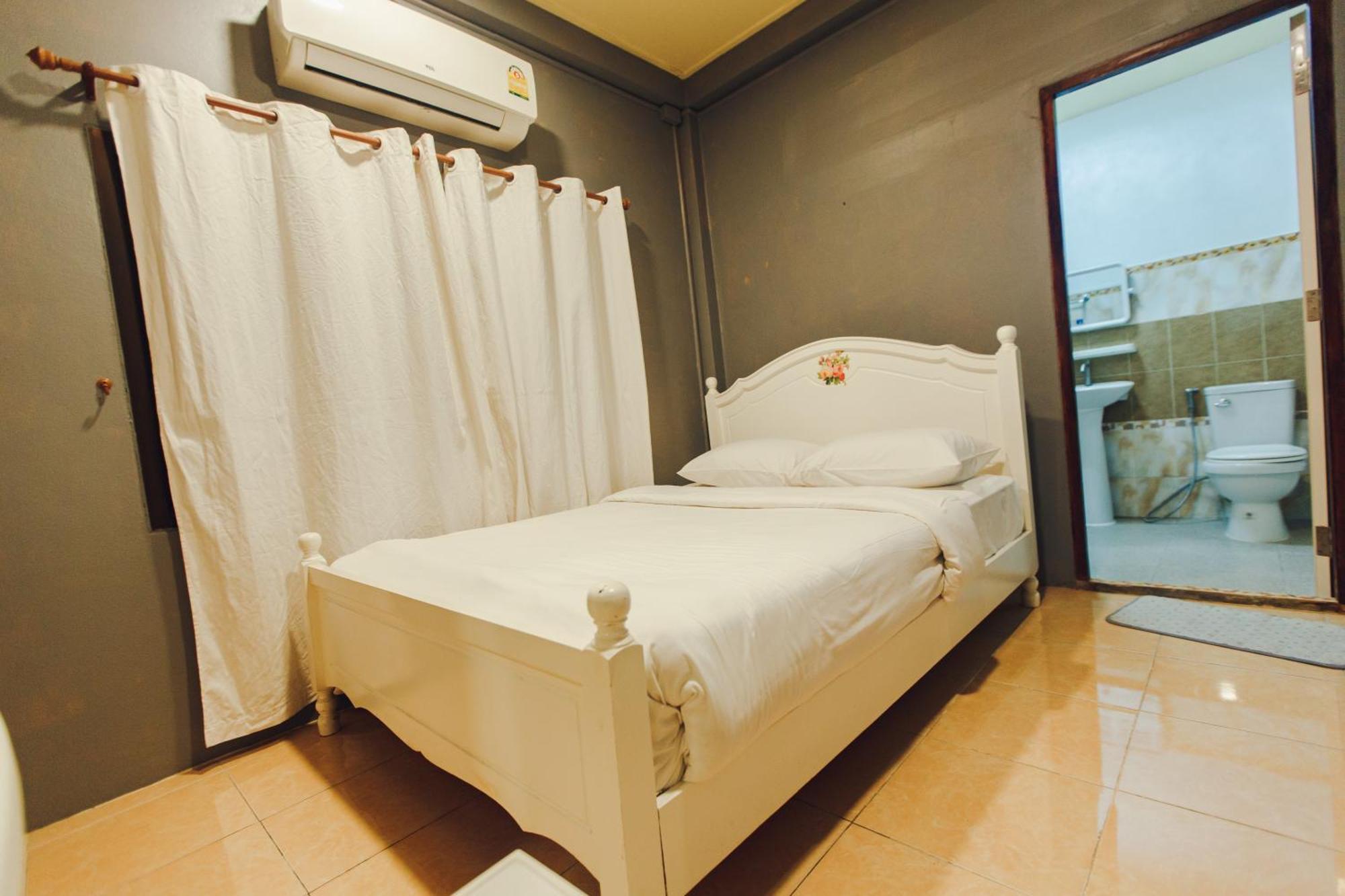 Agga Cnx Hostel Chiang Mai Esterno foto